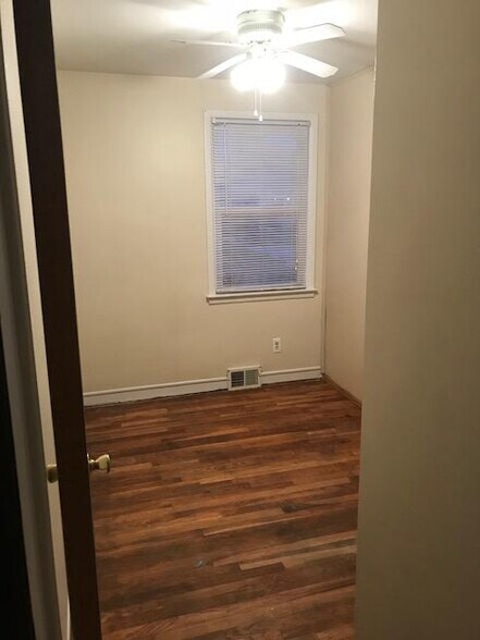 Building Photo - 11 Forrest Dr