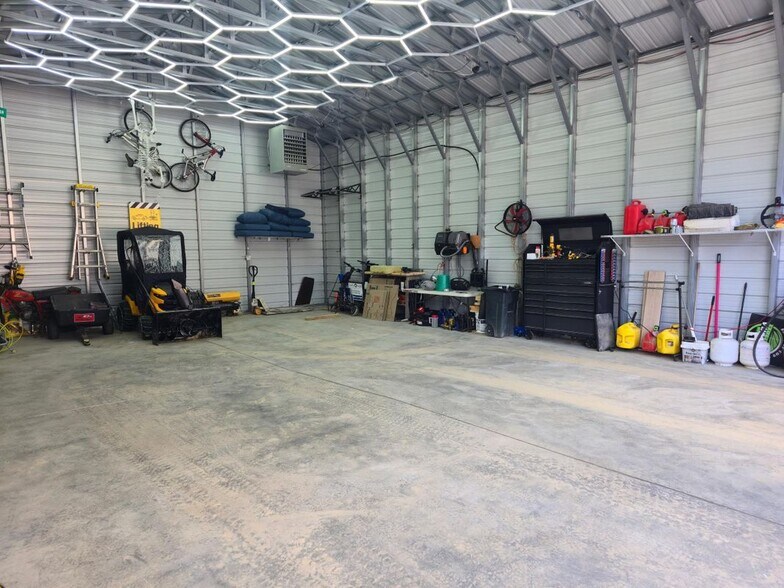 Building Photo - 253 Upper Mad River Rd