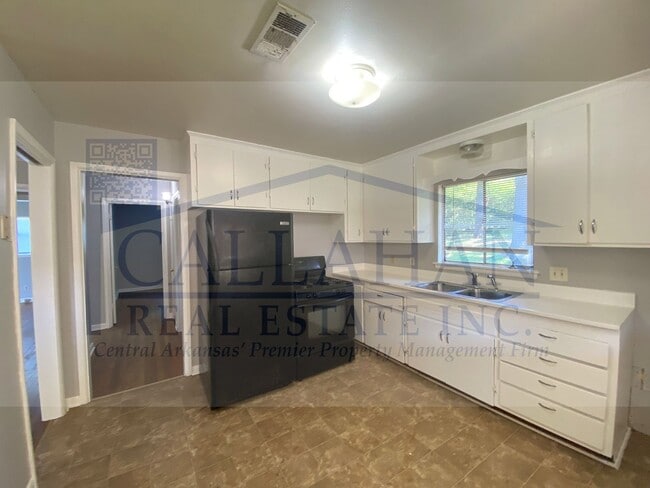Building Photo - NLR 2 Bedroom Home
