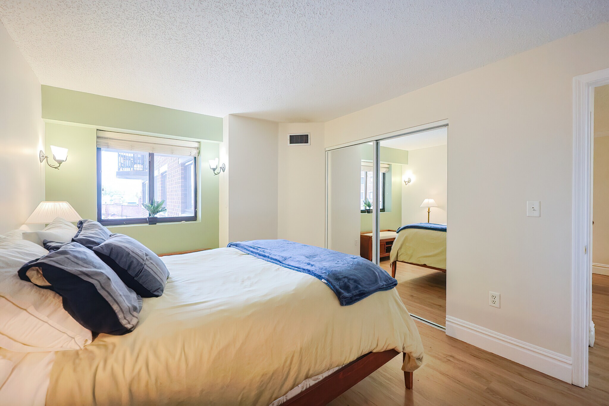 Building Photo - 15 North Beacon St