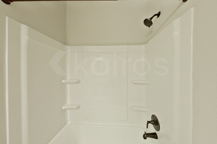 Building Photo - 3212 Rosehill Dr