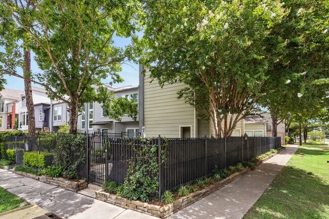 Building Photo - 6310 Arnot St