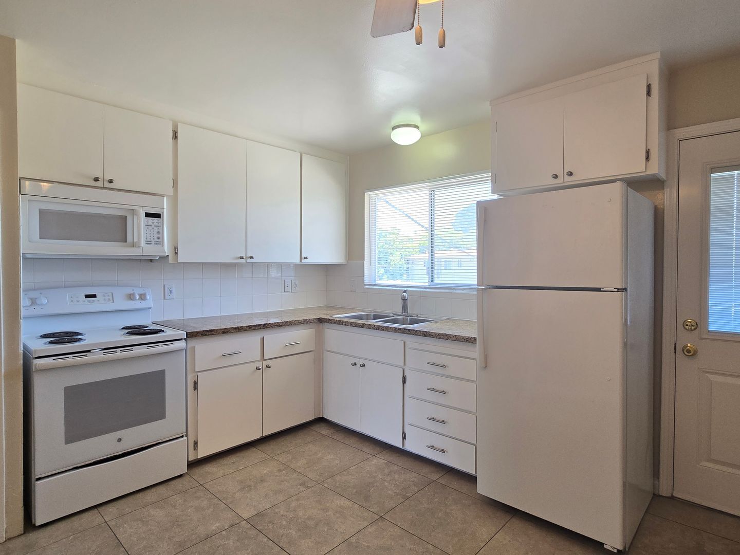 Building Photo - 1281 Parkington Ave