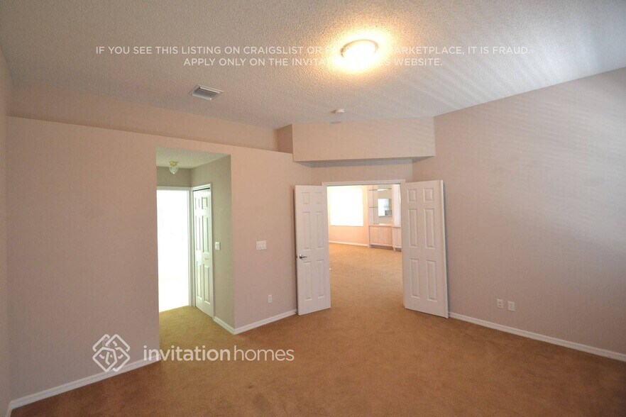 Building Photo - 2710 NE 53rd St