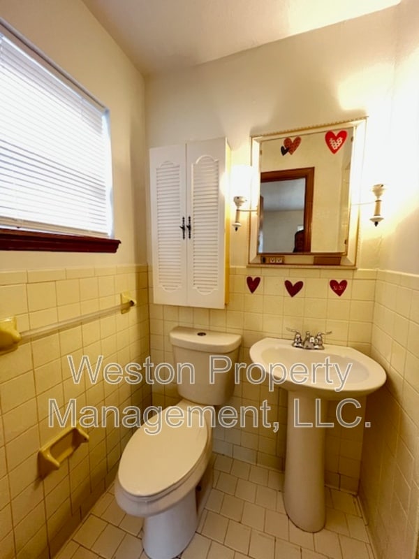 Building Photo - 1636 N Ann Arbor Ave