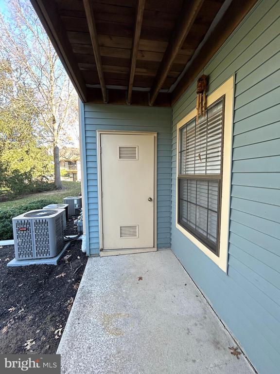 Building Photo - 25 Wyndham Pl