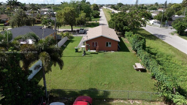 Building Photo - 997 NW 11th St