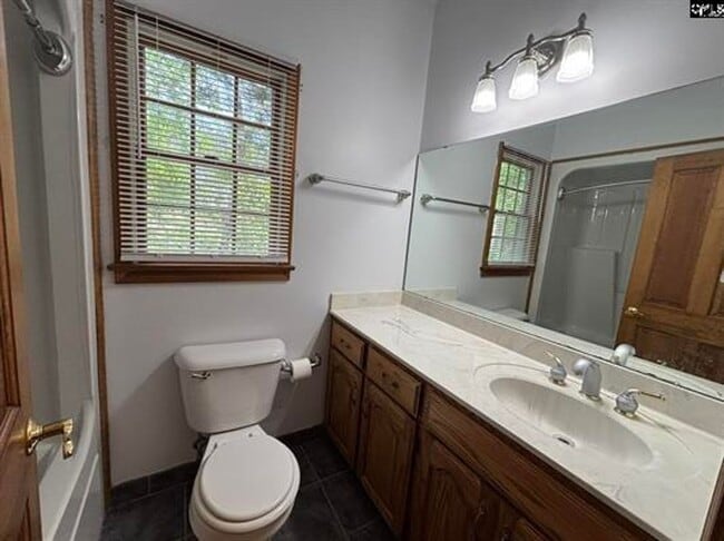 Building Photo - 527 Superior Cir