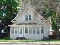 Building Photo - 902 Lawe St