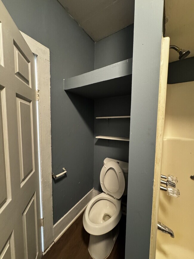 Building Photo - Cozy studio apartment with all bills paid