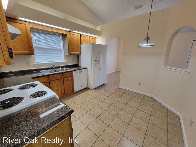 Building Photo - 3 br, 2 bath House - 8338 Rockridge Dr.