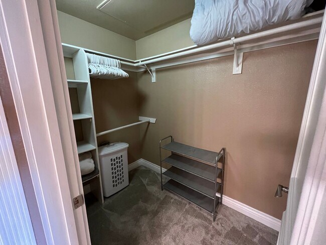 Building Photo - $500 OFF 1st MONTH RENT! MERIDIAN 2 BDR /2...