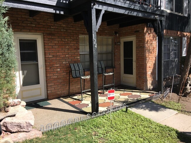 Primary Photo - 2902 Airport Rd