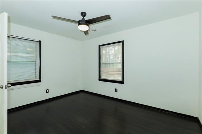 Building Photo - 836 Bolton Rd NW