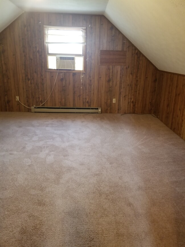 upstairs bedroom - 3322 Lighthouse Ln