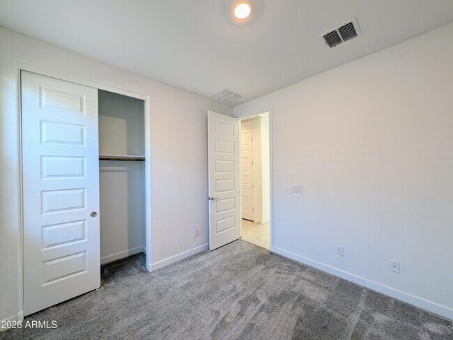 Building Photo - 9509 W Sells Dr