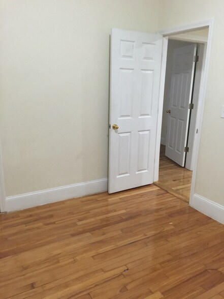 Building Photo - 316 Saint Paul St