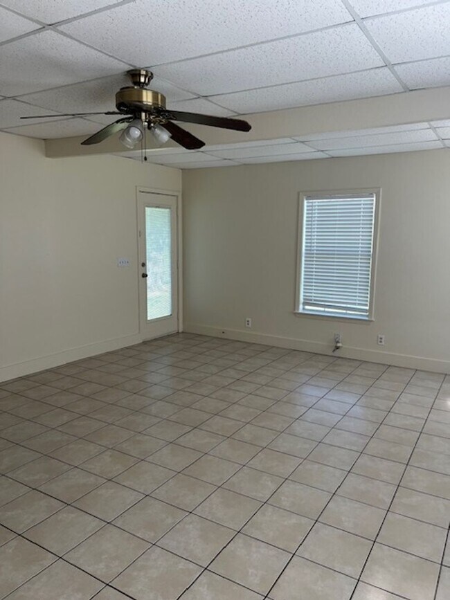 Building Photo - 755 CR 149