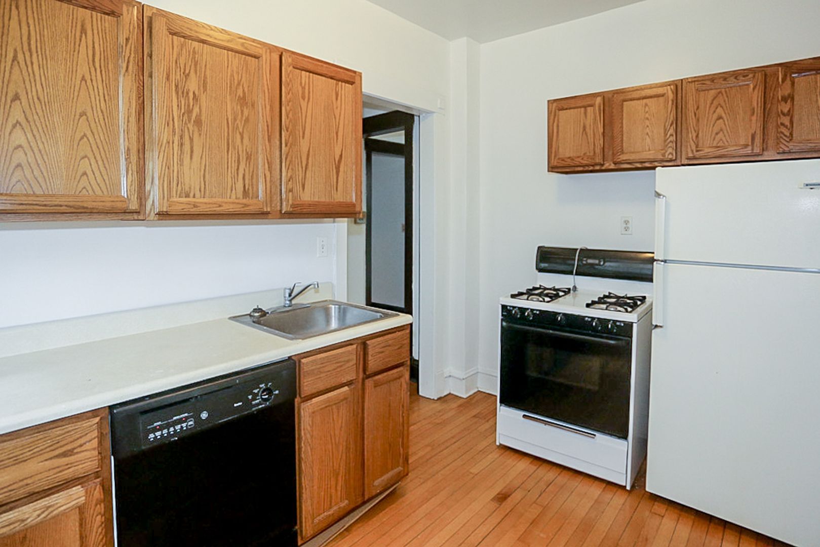 Building Photo - 3501 N Greenview Ave
