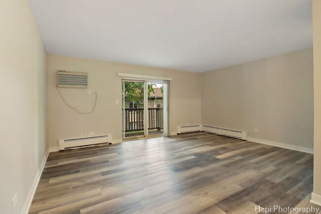 Building Photo - 906 W Alleghany Dr