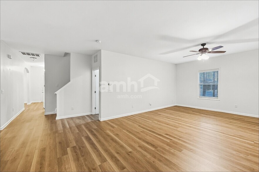 Building Photo - 305 Switchback Street