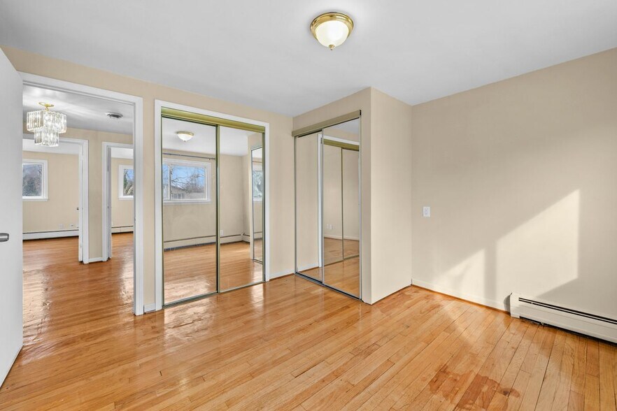 Building Photo - 2616 Douglas Dr