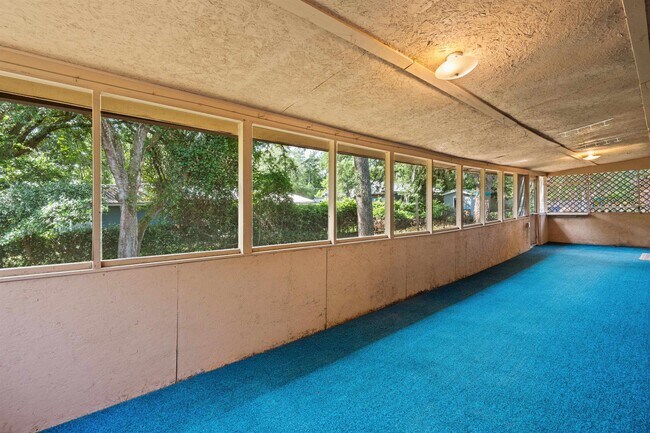 Building Photo - 253 Cowry Rd