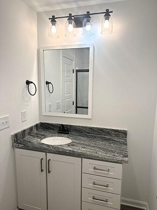 Building Photo - New Construction townhome near NC State