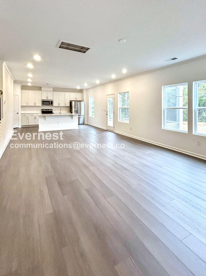 Building Photo - 627 Roy Adams Rd