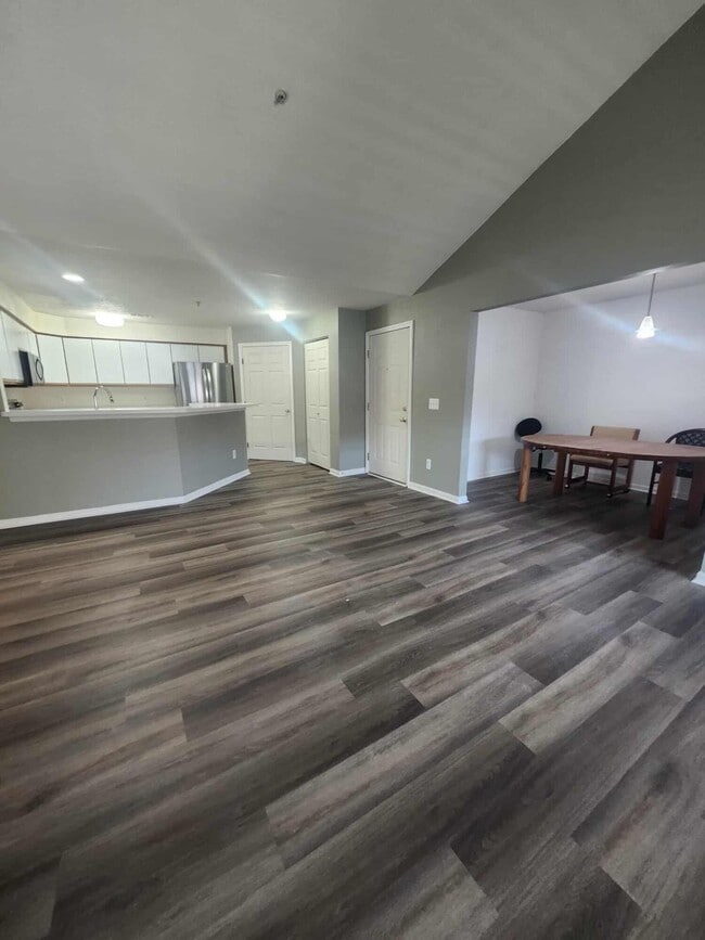Building Photo - 1367 Millbrook Trail