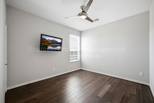 Building Photo - 605 Dumble St