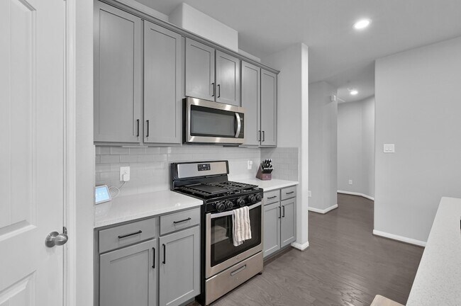 Building Photo - 3791 Lake Bend Shore Dr