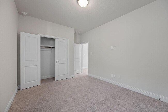 Building Photo - 10643 Downy Cup Dr