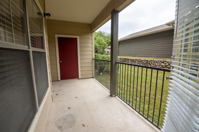 Building Photo - 2320 Gracy Farms Ln