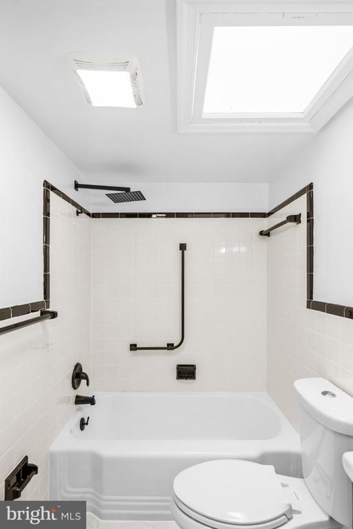 Building Photo - 2420 I St NW