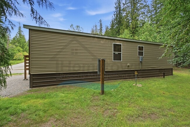 Building Photo - 136 Cedar Hill