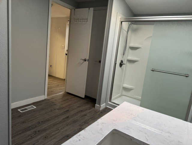 Building Photo - 255 NW Golden Hills Dr