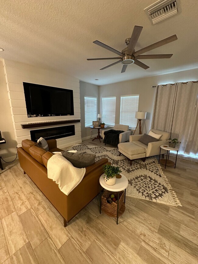 Building Photo - 12820 Satin Lily Dr