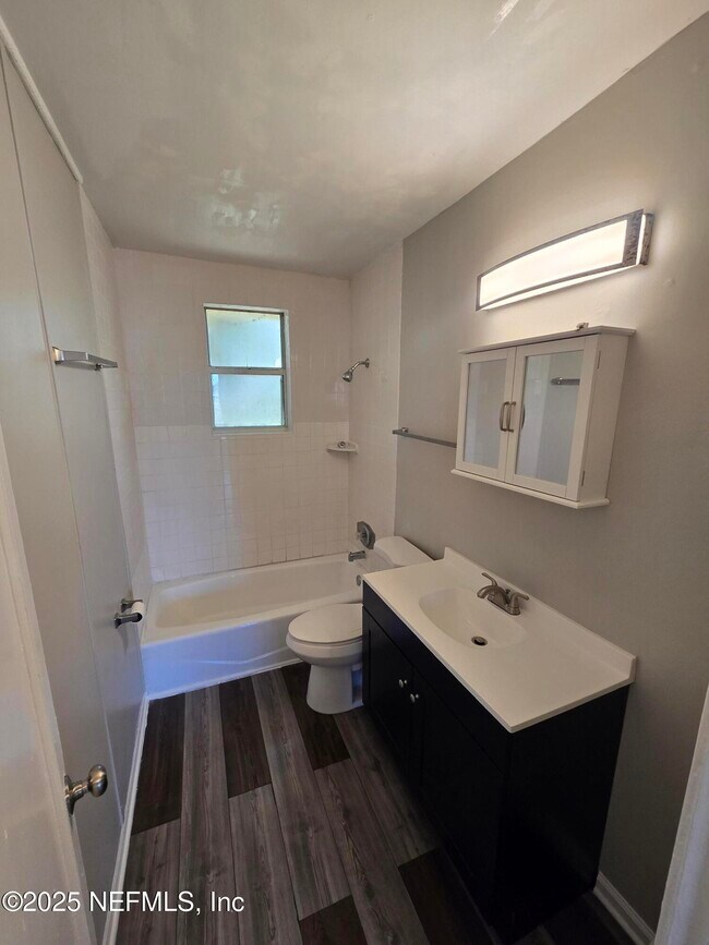 Building Photo - 1129 Melson Ave