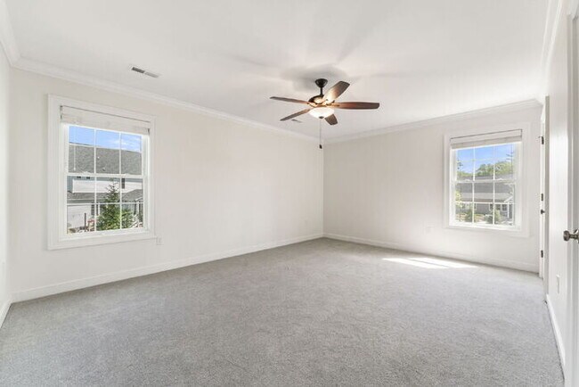 Building Photo - Spacious 5 Bedroom Home in Rountrey (Newmarket Section) – 3,555 Sq Ft – $4,350/mo