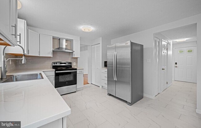 Building Photo - 4005 Pickstone Dr