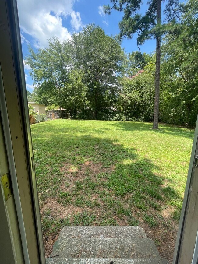 Building Photo - 501 Rockdale St