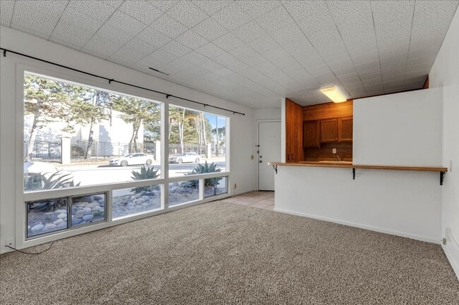 Building Photo - 1 Bedroom Apartment Across from NPS!