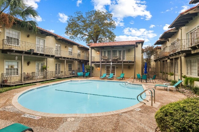 Building Photo - Alamo Heights Condo
