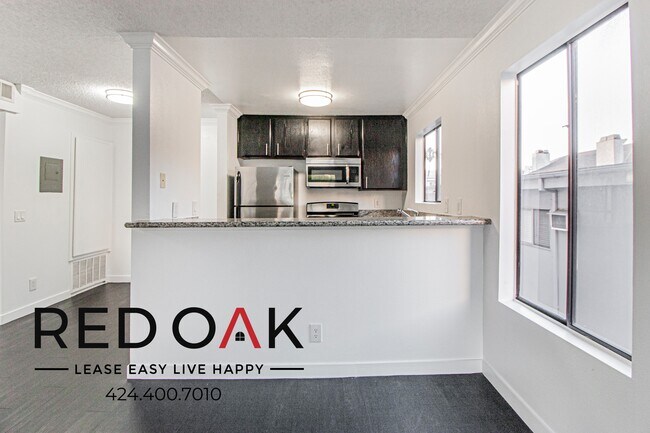 Building Photo - 1522 N Formosa Ave