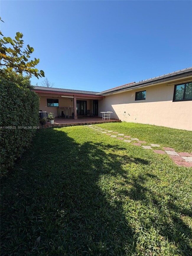 Building Photo - 6541 SW 31st St