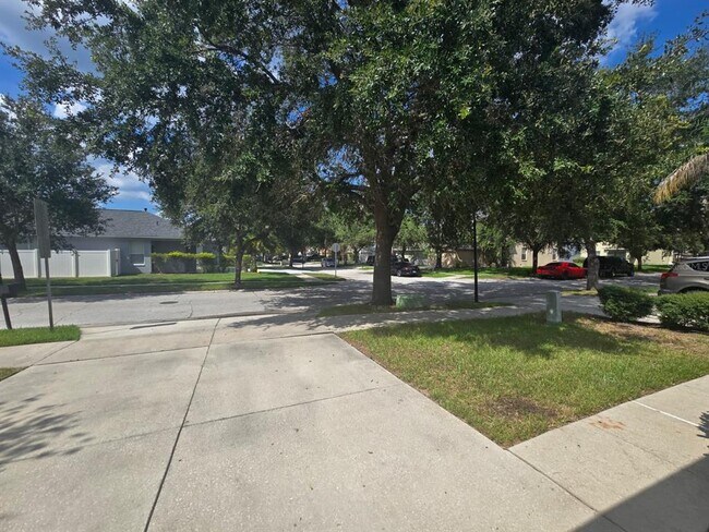 Building Photo - 10303 Avelar Ridge Dr