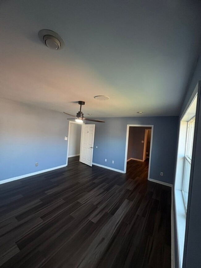 Building Photo - Renovated 4 Bedroom 2 Bath Home for Rent!!