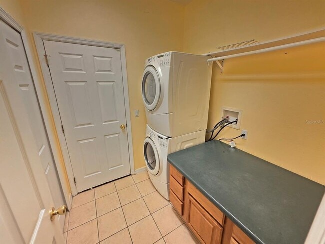 Building Photo - 2711 Star Grass Cir