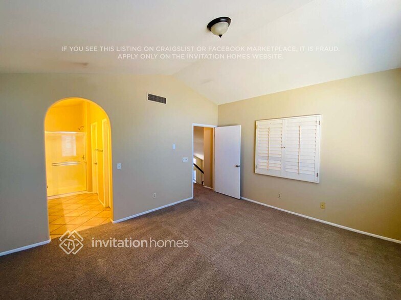Building Photo - 938 E Rockwell Dr